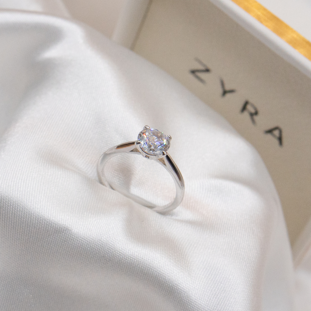 ZYRA® Juna Engagement Ring in S925 Sterling Silver with CZ Stone (Buy 1 Get 1 Free 0.1-carat Moissanite Kairi Earrings)