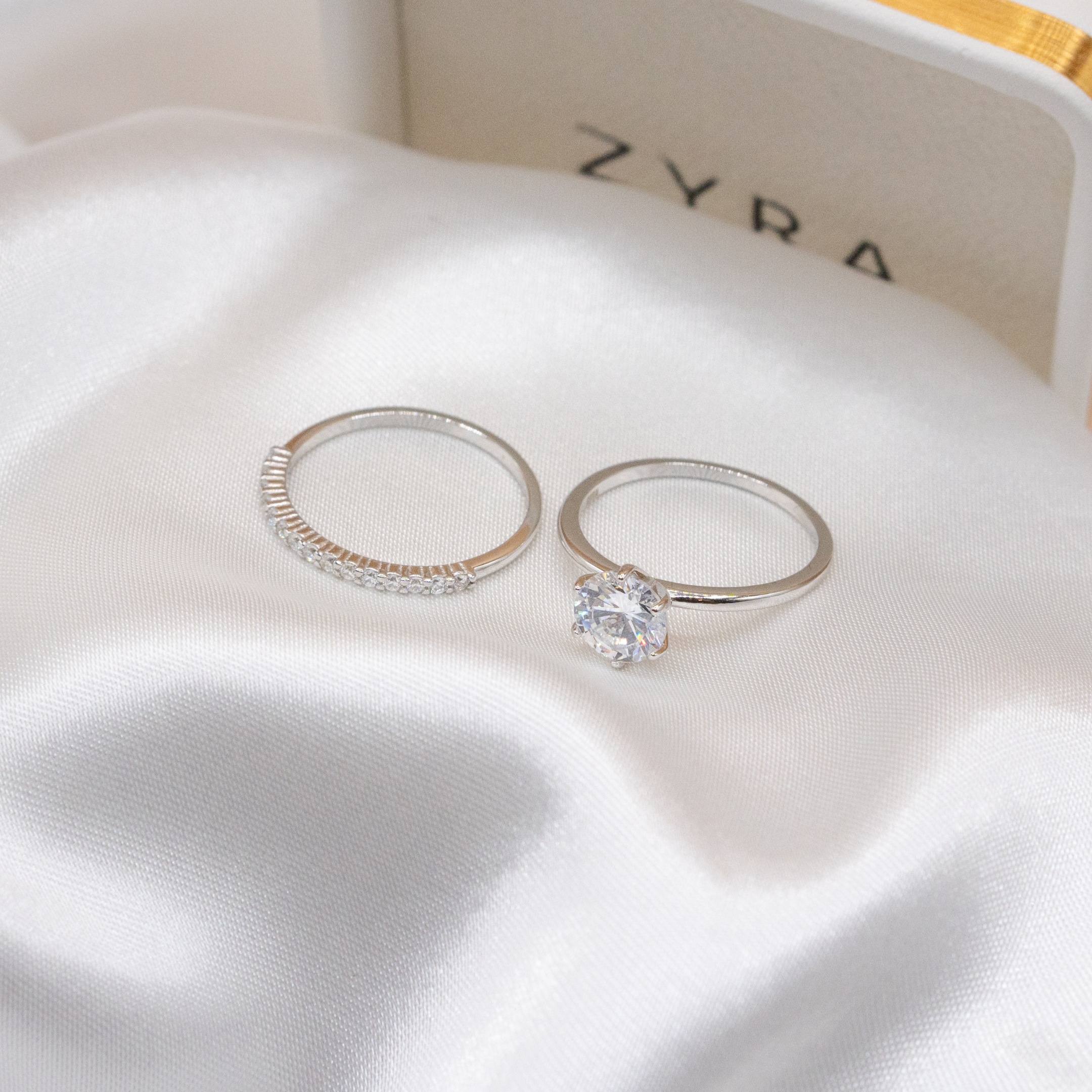 ZYRA® Epona Engagement Ring and Wedding Ring Set in S925 Sterling Silver with CZ Stone - (Buy 1 Get 1 Free 0.1-carat Moissanite Kairi Earrings)