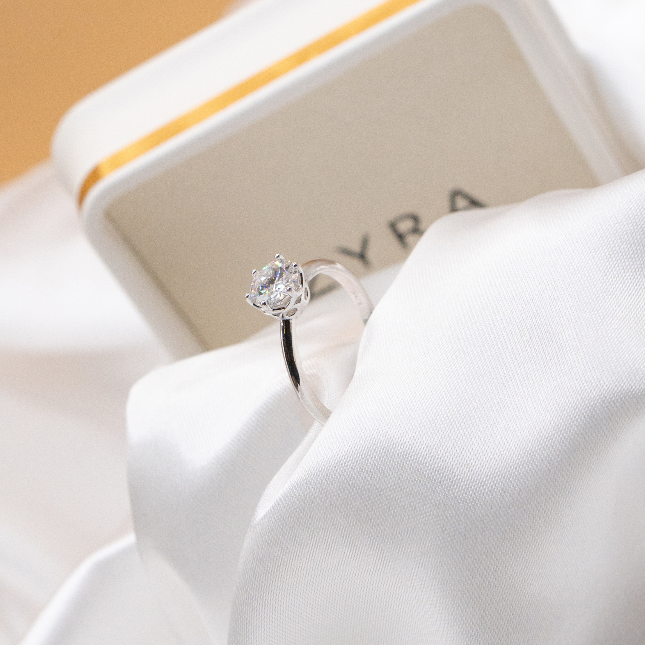 ZYRA® Khy Engagement Ring in S925 Sterling Silver with Moissanite - (Buy 1 Get 1 Free 0.1-carat Moissanite Kairi Earrings)