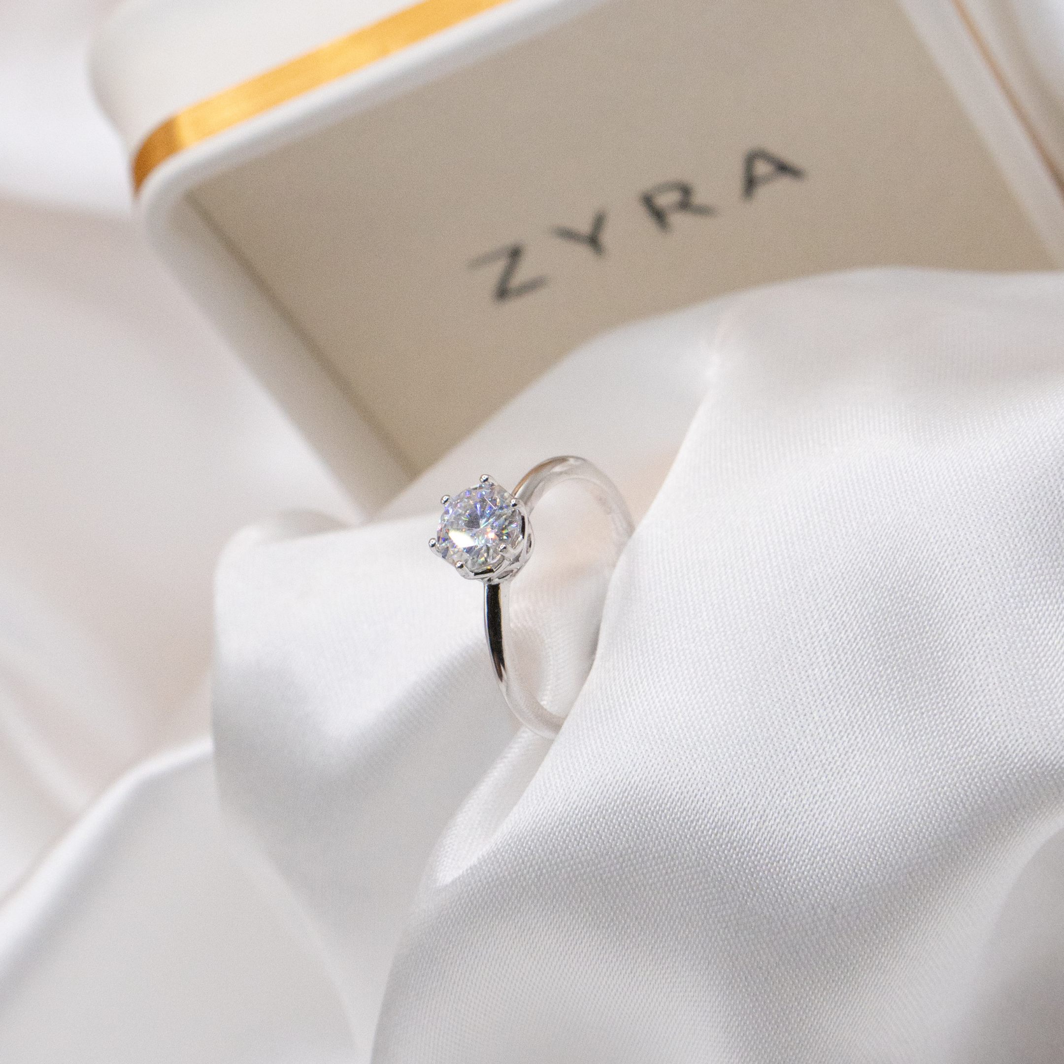 ZYRA® Khy Engagement Ring in S925 Sterling Silver with Moissanite - (Buy 1 Get 1 Free 0.1-carat Moissanite Kairi Earrings)