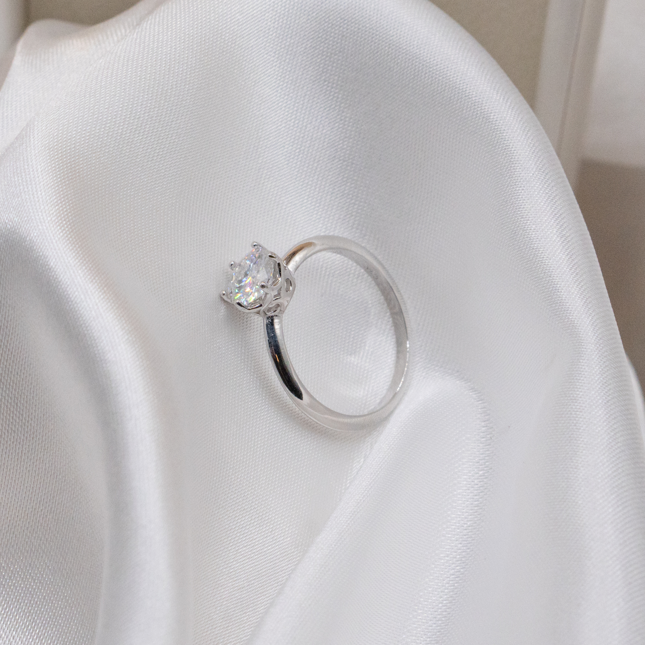 ZYRA® Khy Engagement Ring in S925 Sterling Silver with Moissanite - (Buy 1 Get 1 Free 0.1-carat Moissanite Kairi Earrings)