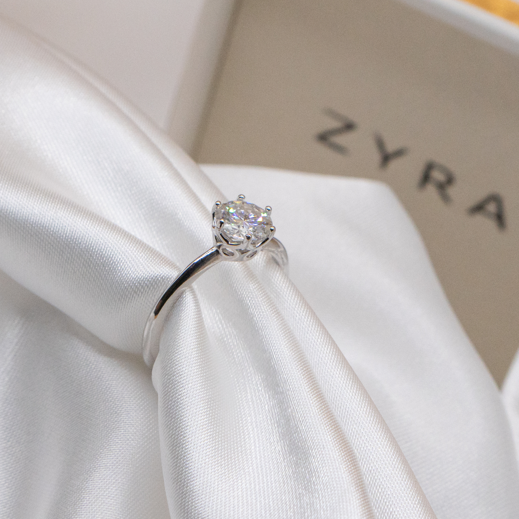 ZYRA® Khy Engagement Ring in S925 Sterling Silver with Moissanite - (Buy 1 Get 1 Free 0.1-carat Moissanite Kairi Earrings)